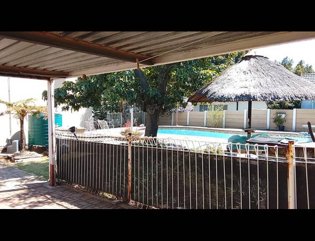3 BEDROOM HOUSE FOR SALE IN GREENHILLS
